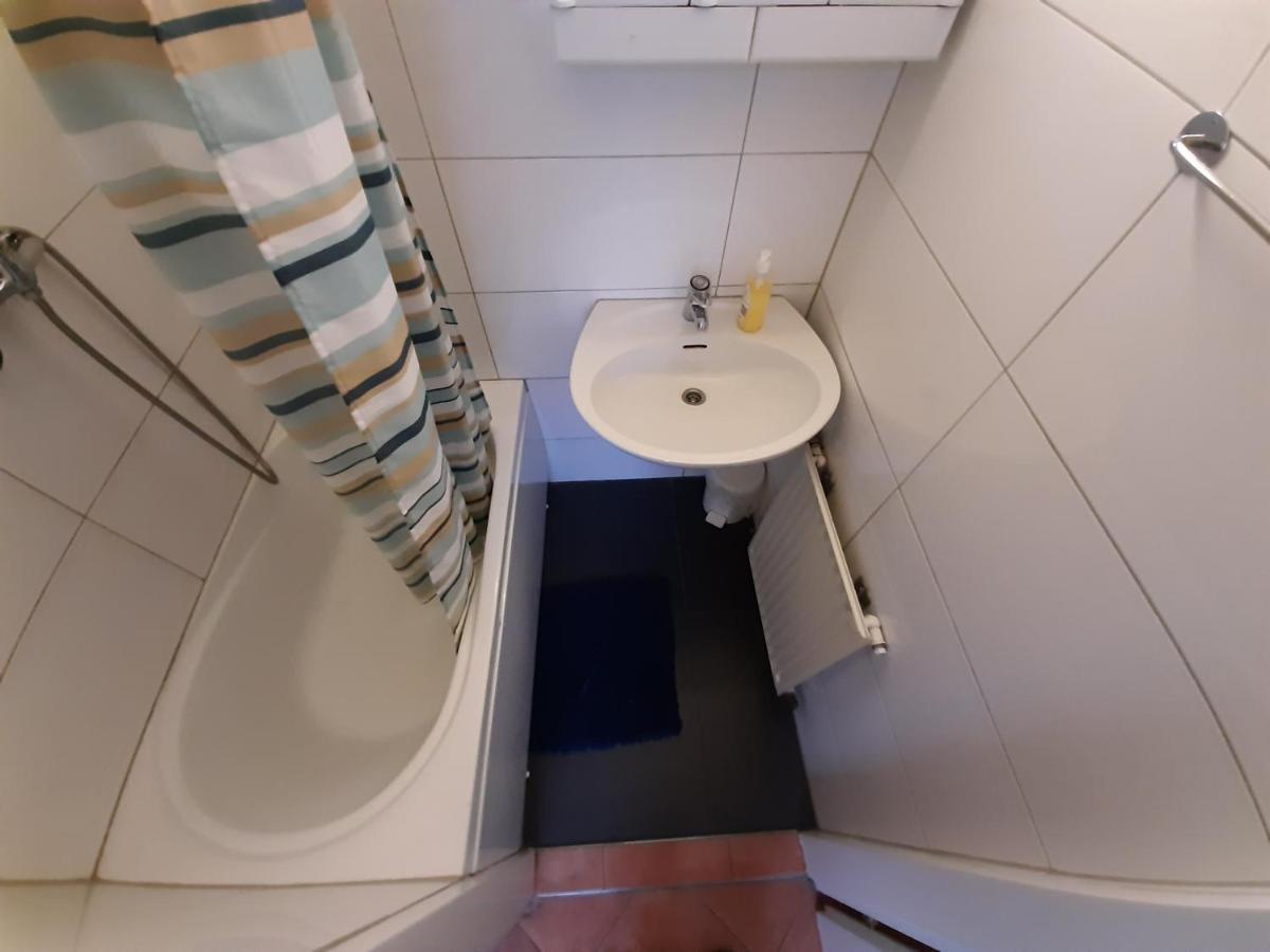 Monterooms Schoenbrunn 10 Minutes To Downtown Homestay Vienna