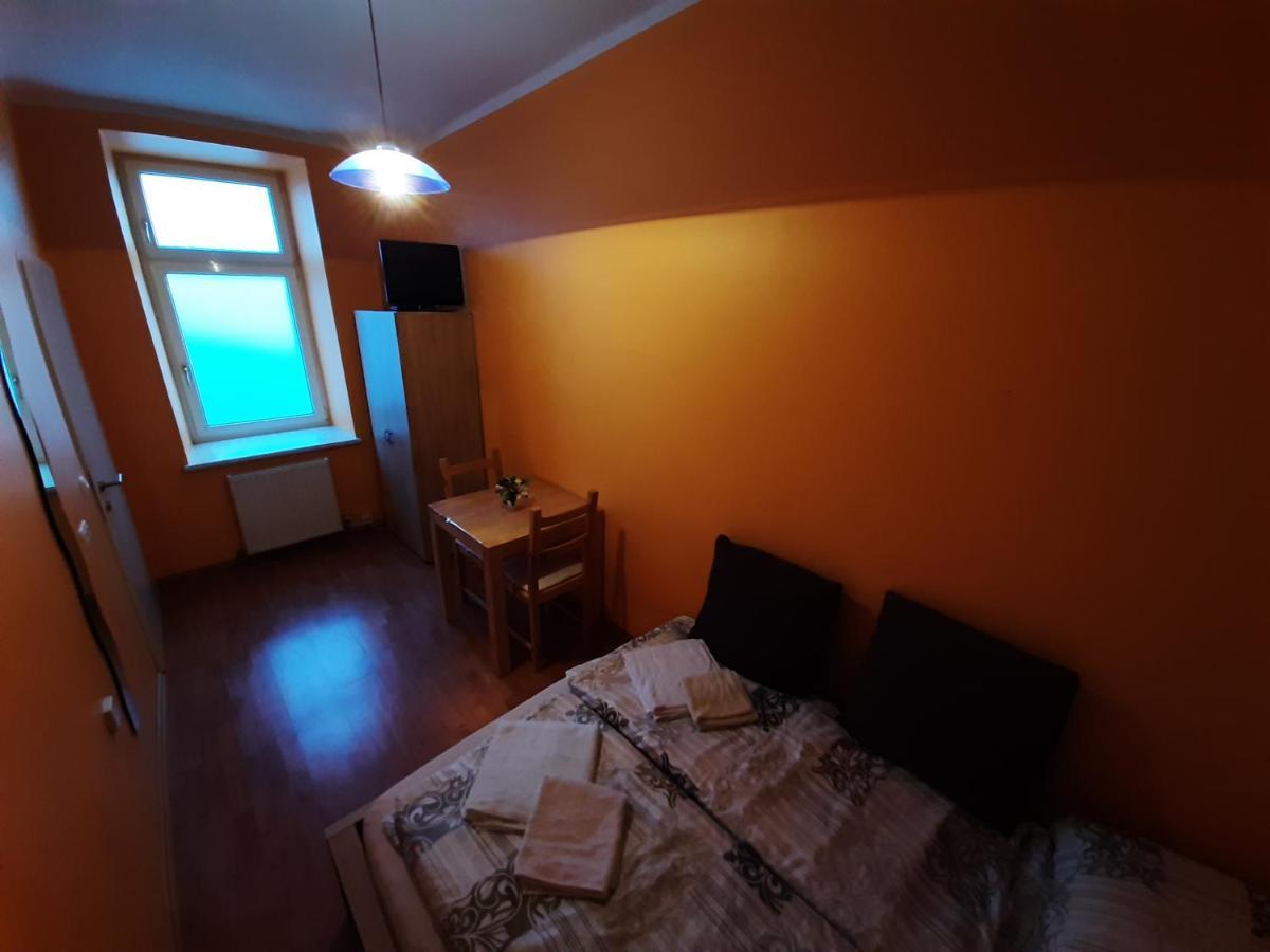 Monterooms Schoenbrunn 10 Minutes To Downtown Homestay