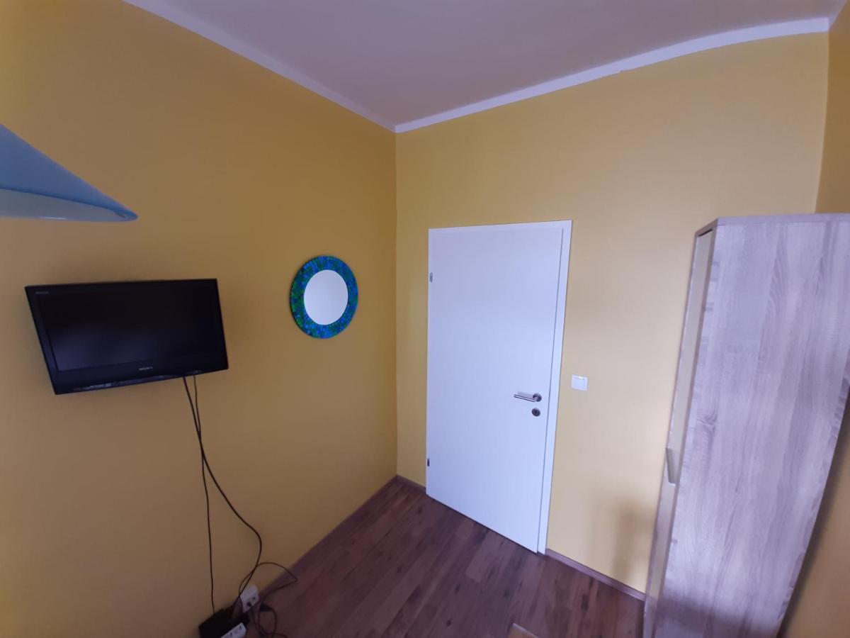 Monterooms Schoenbrunn 10 Minutes To Downtown Homestay Vienna