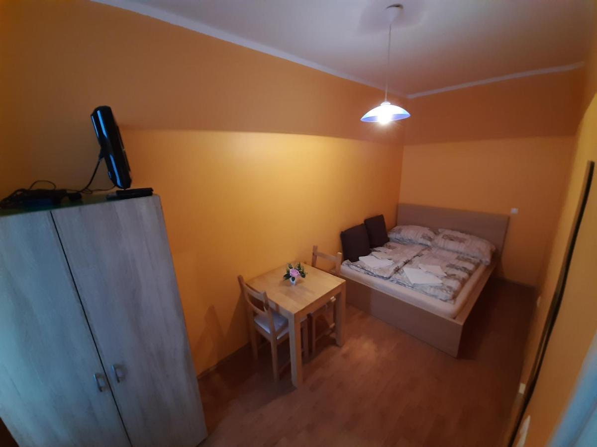 Homestay Monterooms Schoenbrunn 10 Minutes To Downtown Vienna