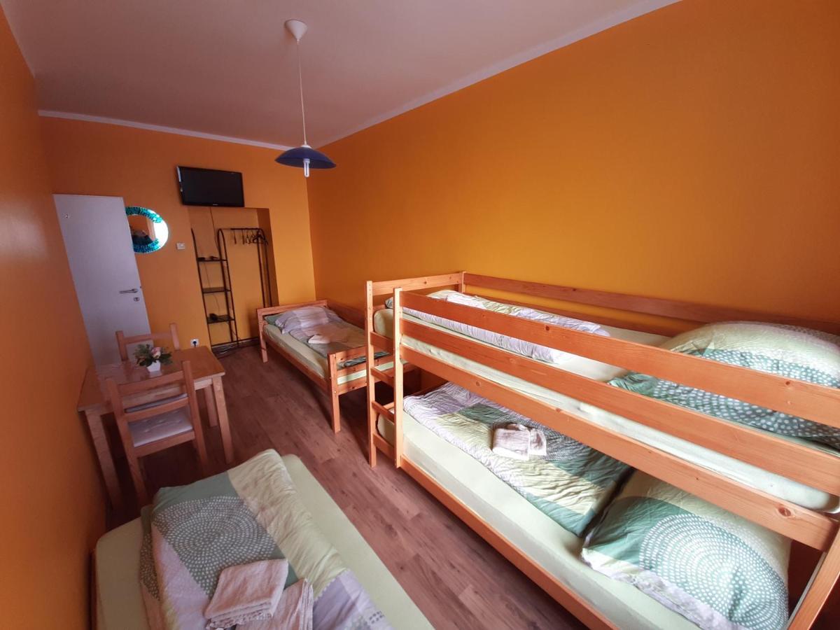 Homestay Monterooms Schoenbrunn 10 Minutes To Downtown Vienna