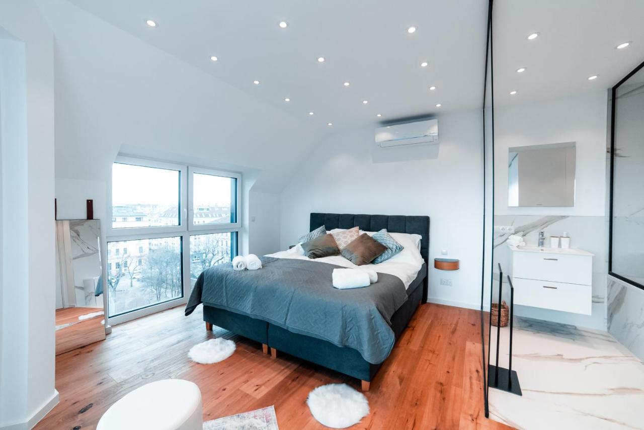 Apartment Triangle Penthouse