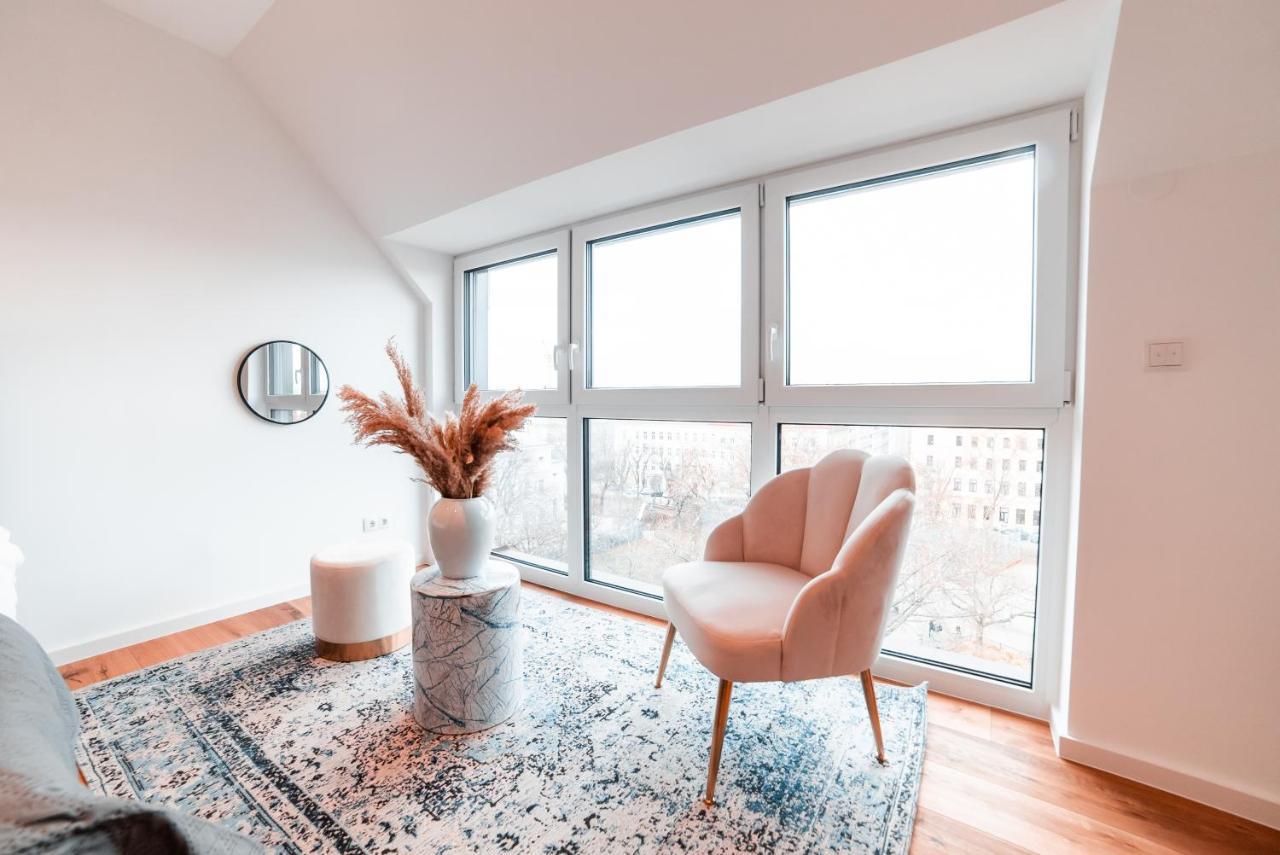 Apartment Triangle Penthouse *