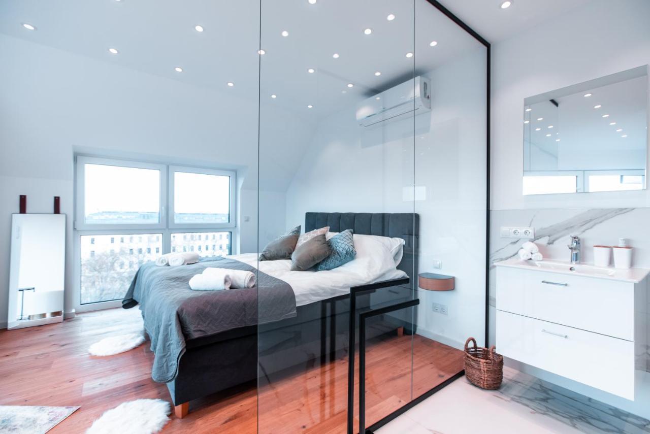 Apartment Triangle Penthouse Vienna