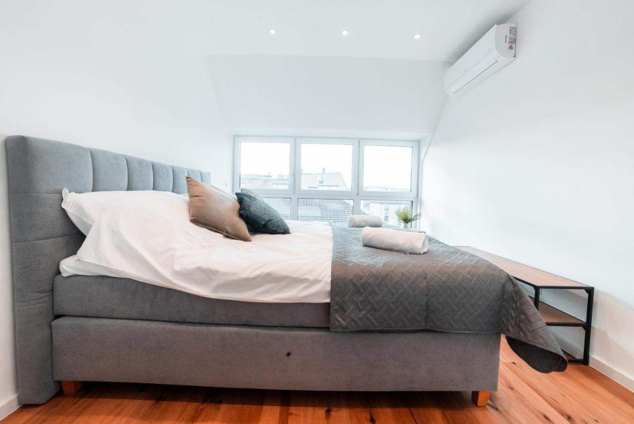 Triangle Penthouse Apartment Vienna