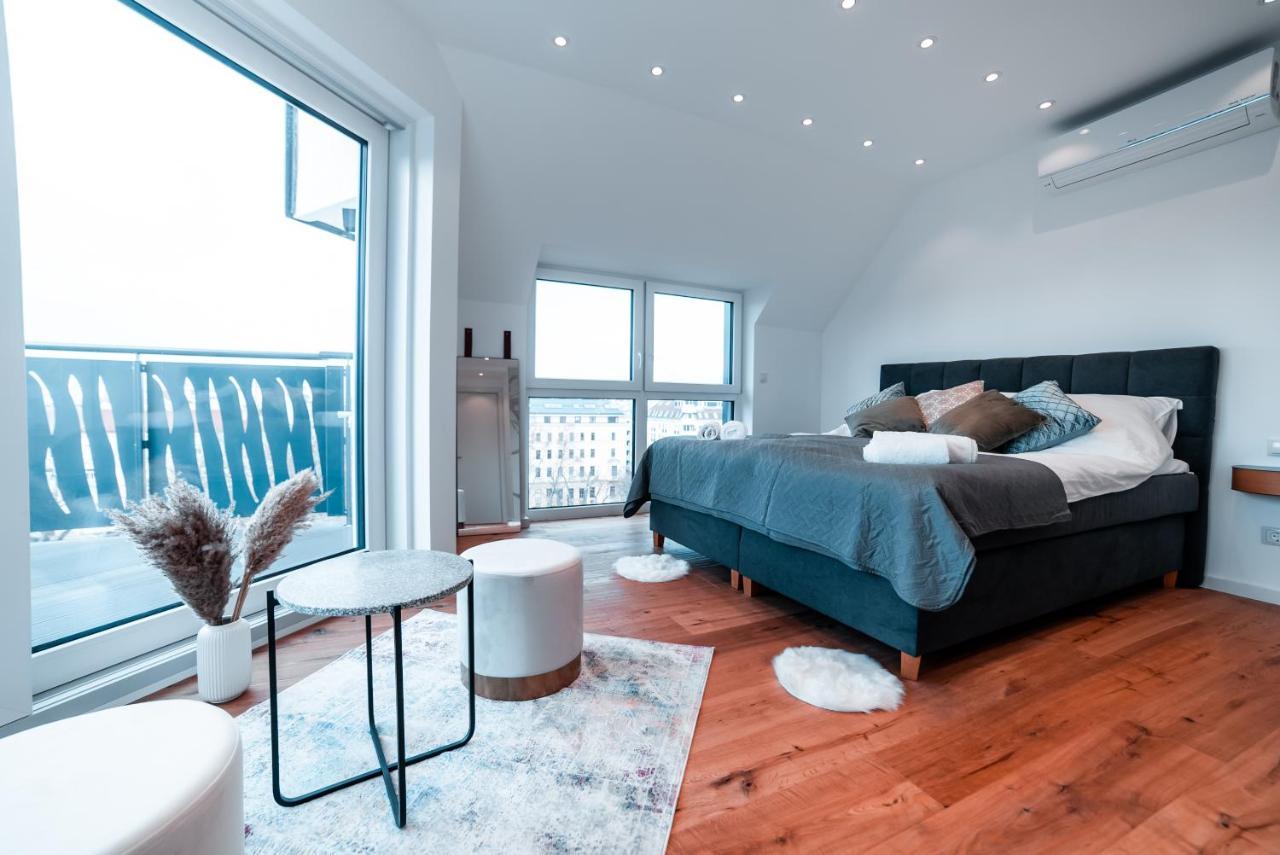 Apartment Triangle Penthouse *