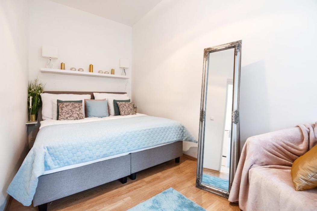 Apartment Three Bedroom, Ideal For Big Groups, 14