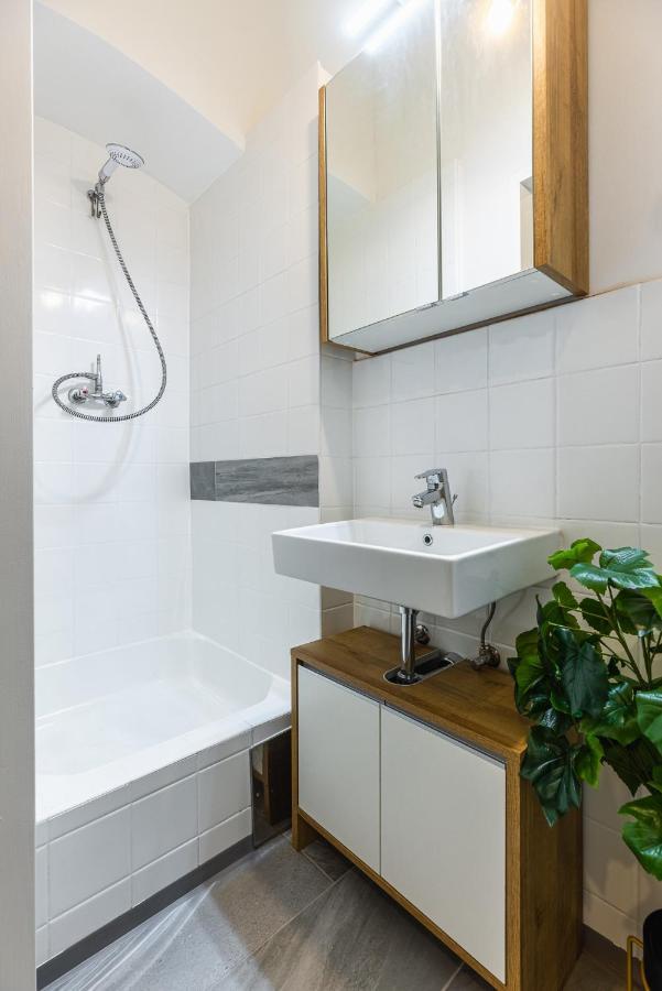 Stylish 1 Bedroom Near Hannovamarkt Apartment Vienna