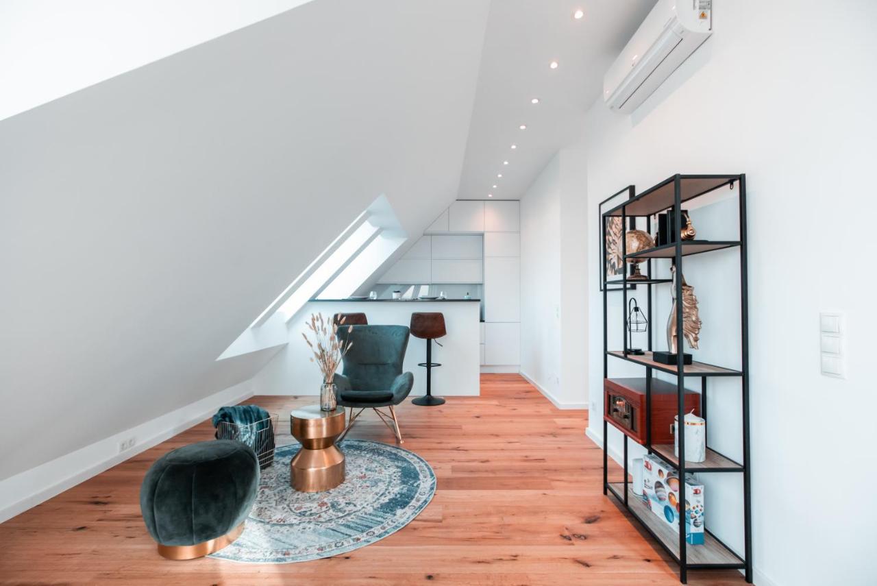 Triangle Penthouse Apartment Vienna