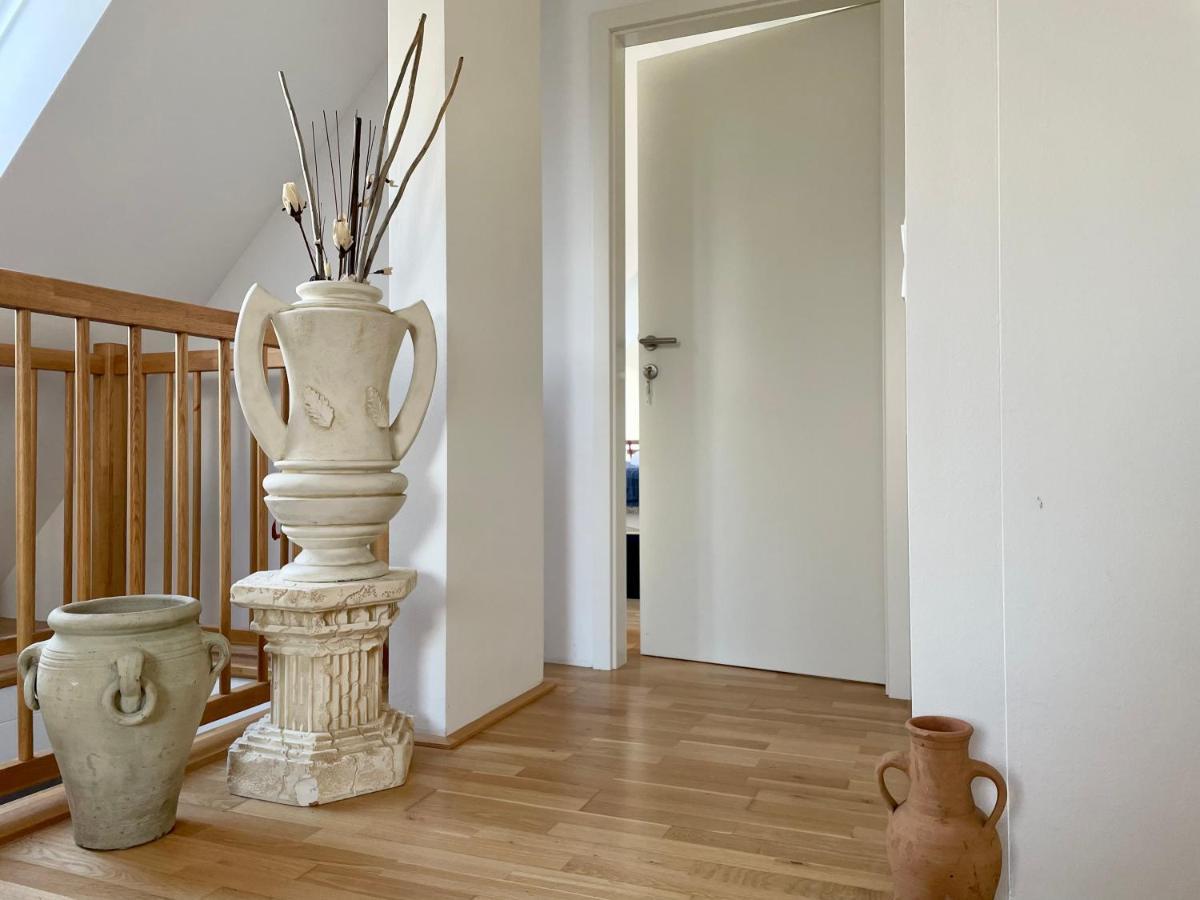 Eca Rooftop Live - Private & Serviced Homestay *