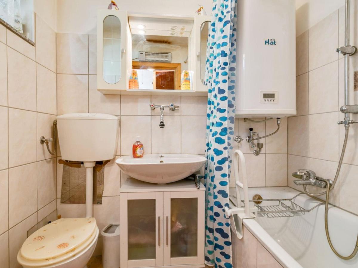 Casa vacanze Lively Holiday In With Private Garden *