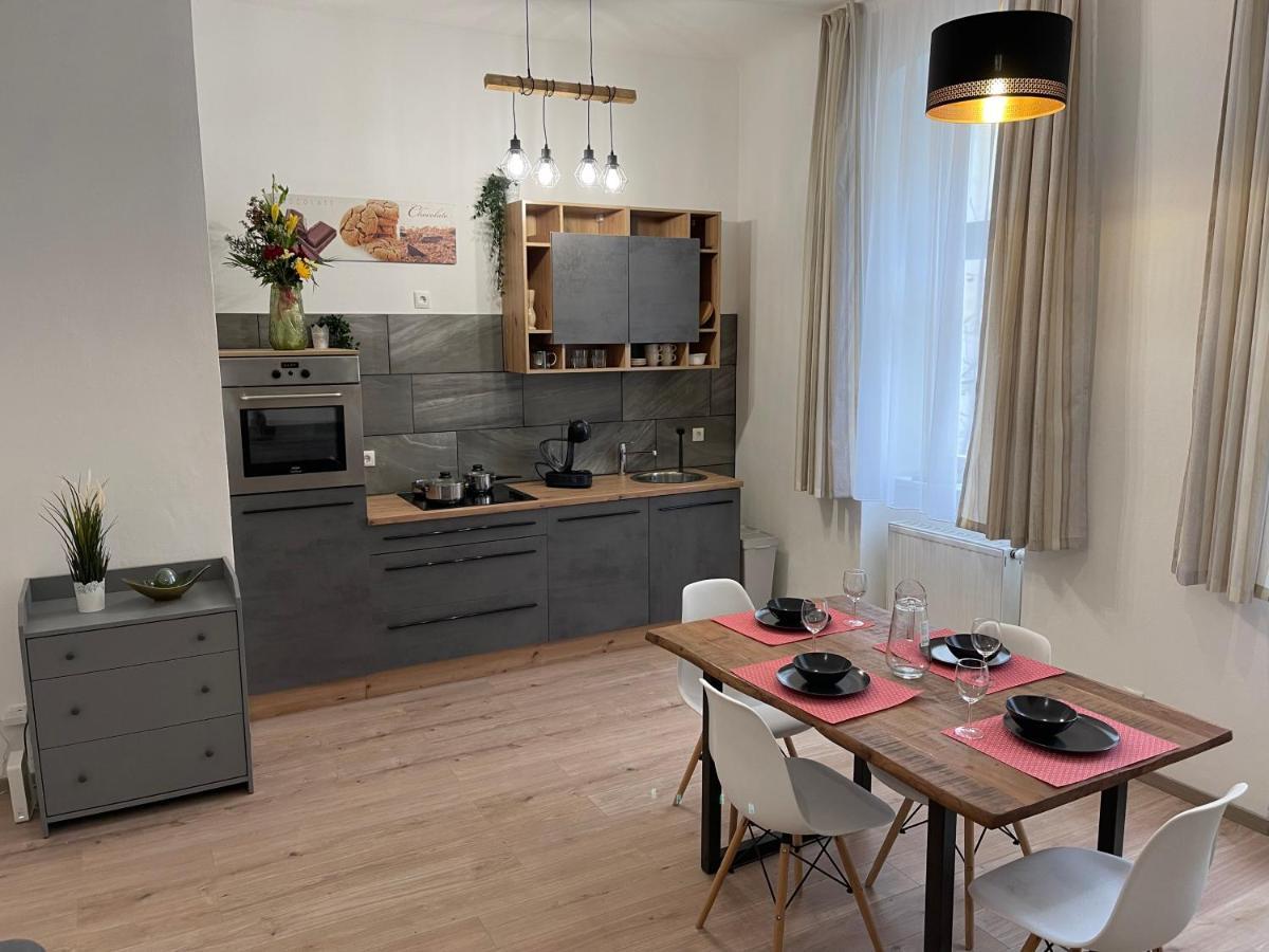 Gesamte Fuer 4 Personen 8 *
