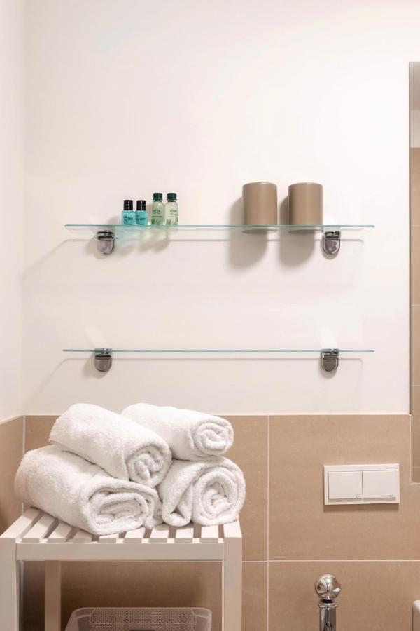 Quiet And Cozy Next To Mariahilfer Strasse And Naschmarkt With Ac, Minimum 30 Nights * Wien