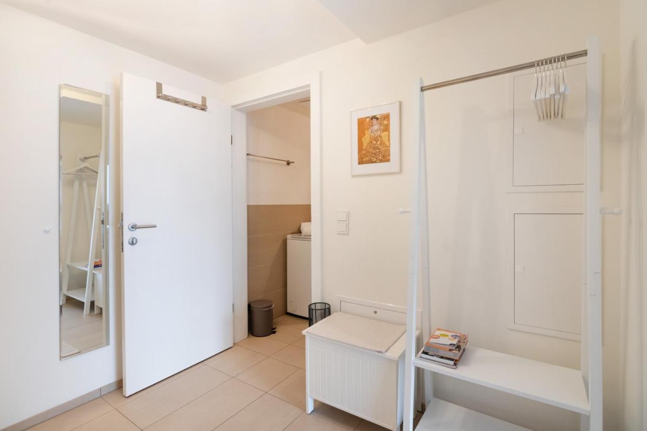 Apartment Quiet And Cozy Next To Mariahilfer Strasse And Naschmarkt With Ac, Minimum 30 Nights
