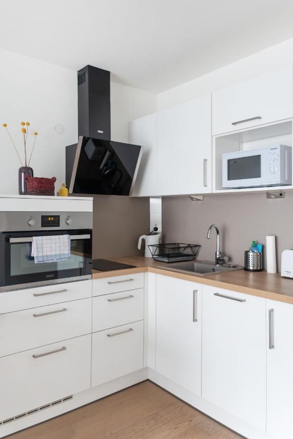 Quiet And Cozy Next To Mariahilfer Strasse And Naschmarkt With Ac, Minimum 30 Nights *