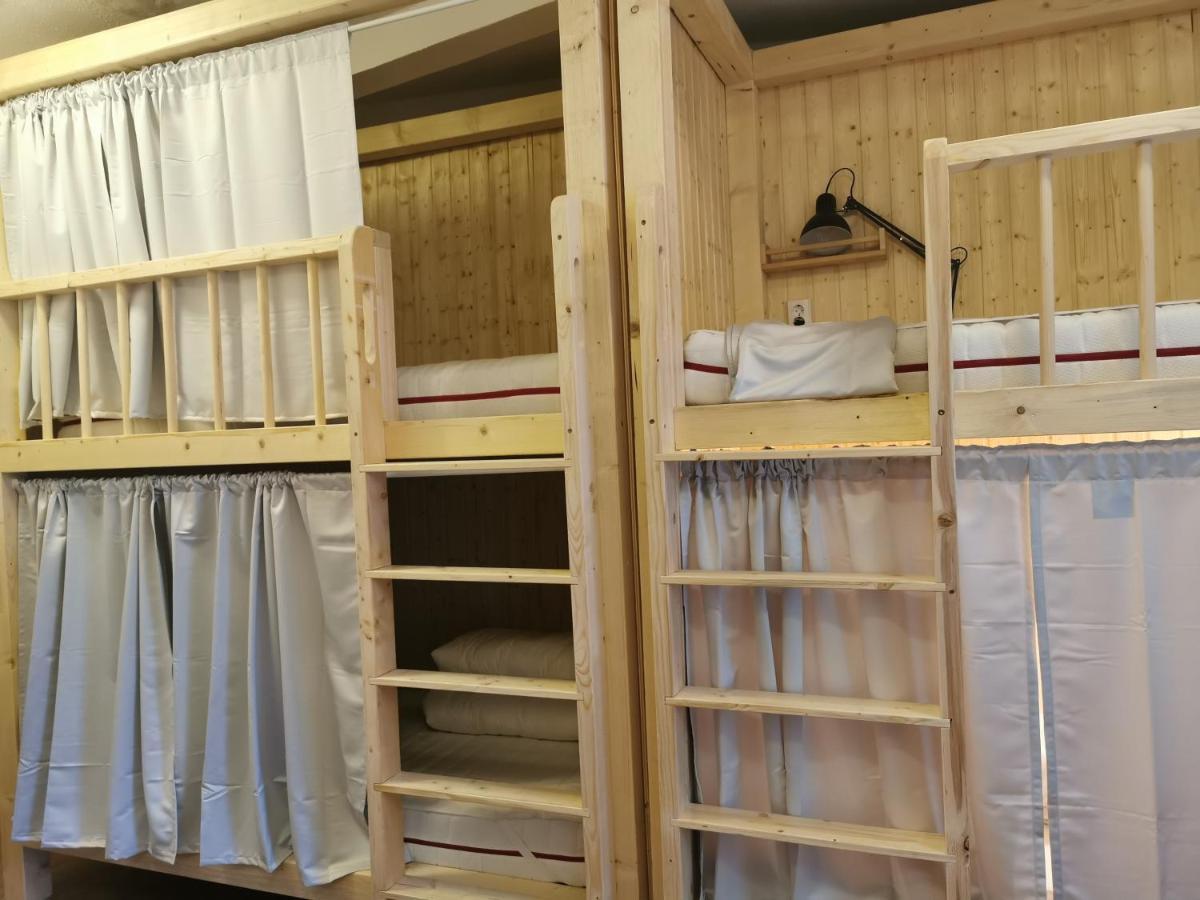 7brunnen Beds & Albergue *