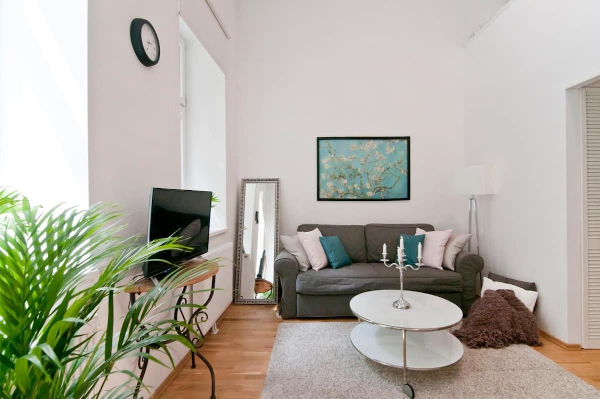 ⍟luxurious And Bright⍟ 5 Min Walk To City Center Apartment *