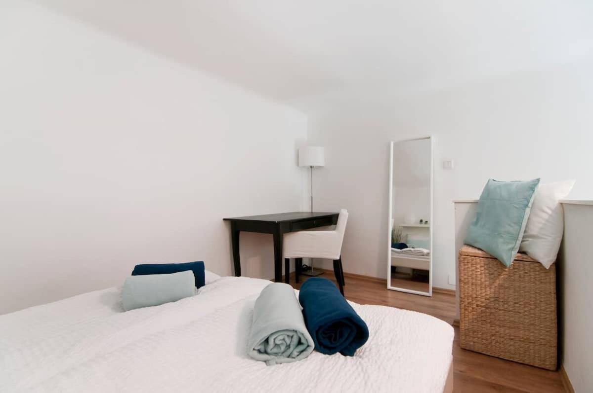 ⍟luxurious And Bright⍟ 5 Min Walk To City Center Apartment *