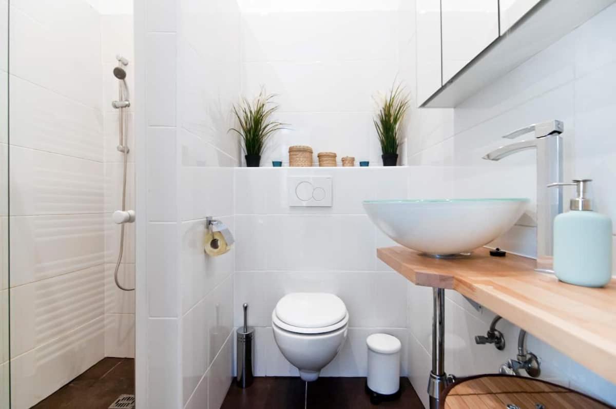 ⍟luxurious And Bright⍟ 5 Min Walk To City Center Apartment *