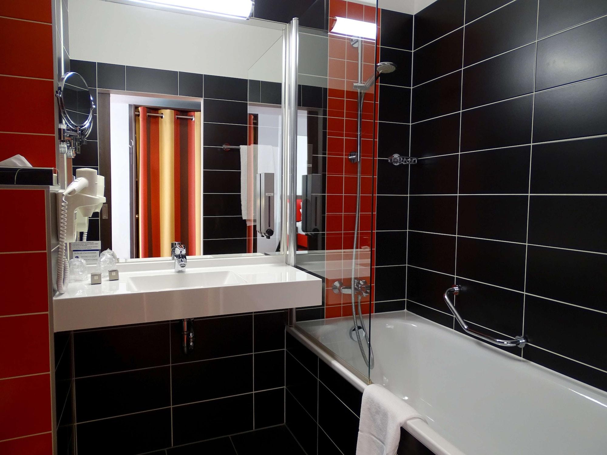 Hotel Western Amedia 4*