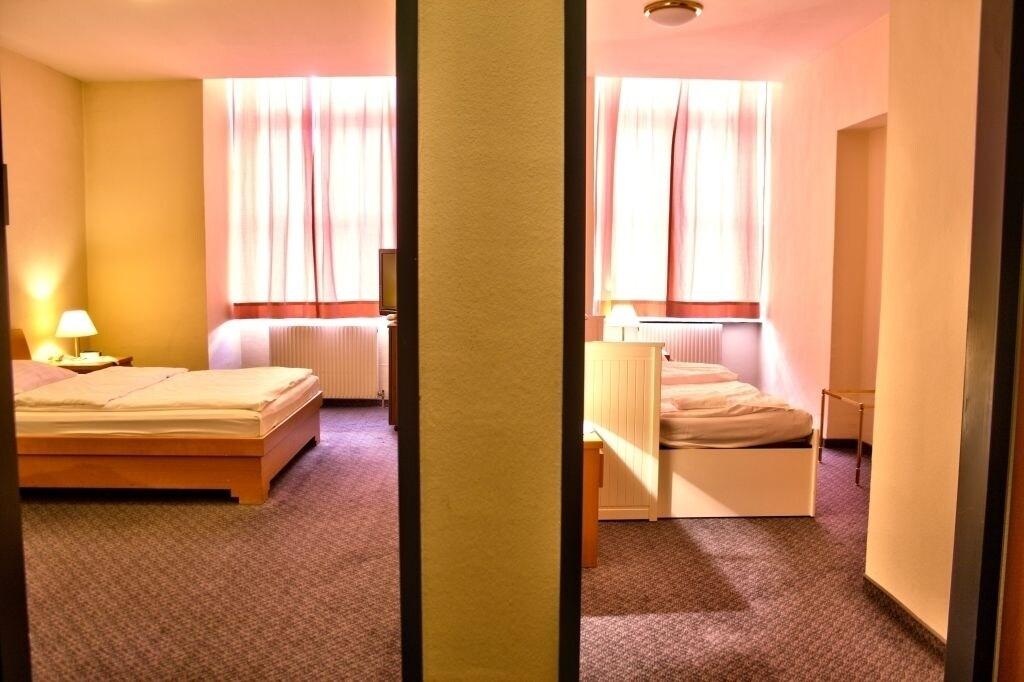 Hotel Very Apartments, 5 Min To Center, No Reception