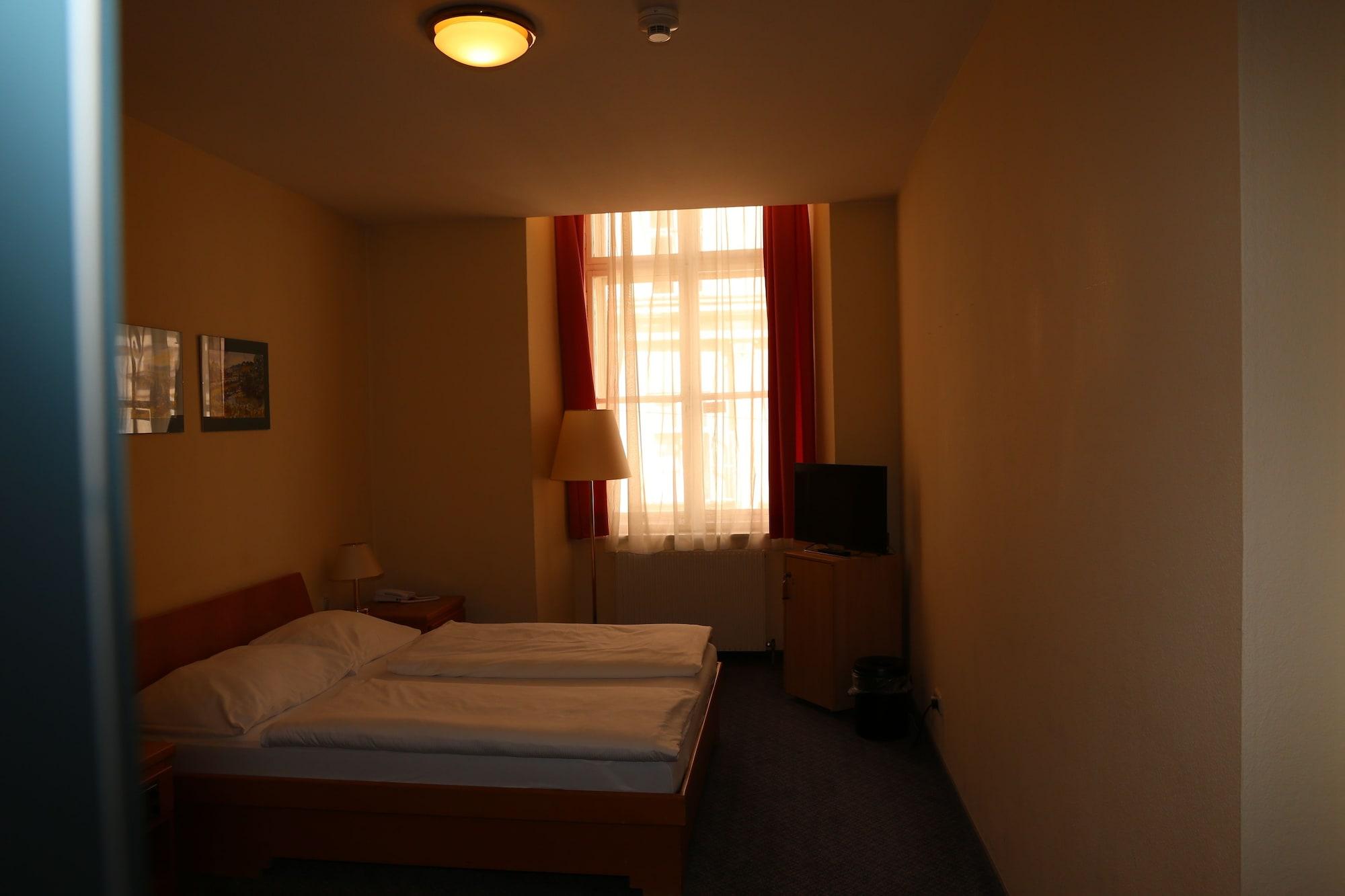 Very Apartments, 5 Min To Center, No Reception Hotel