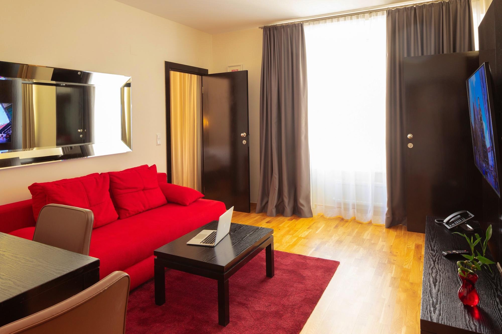 Aparthotel The Levante Rathaus 4*