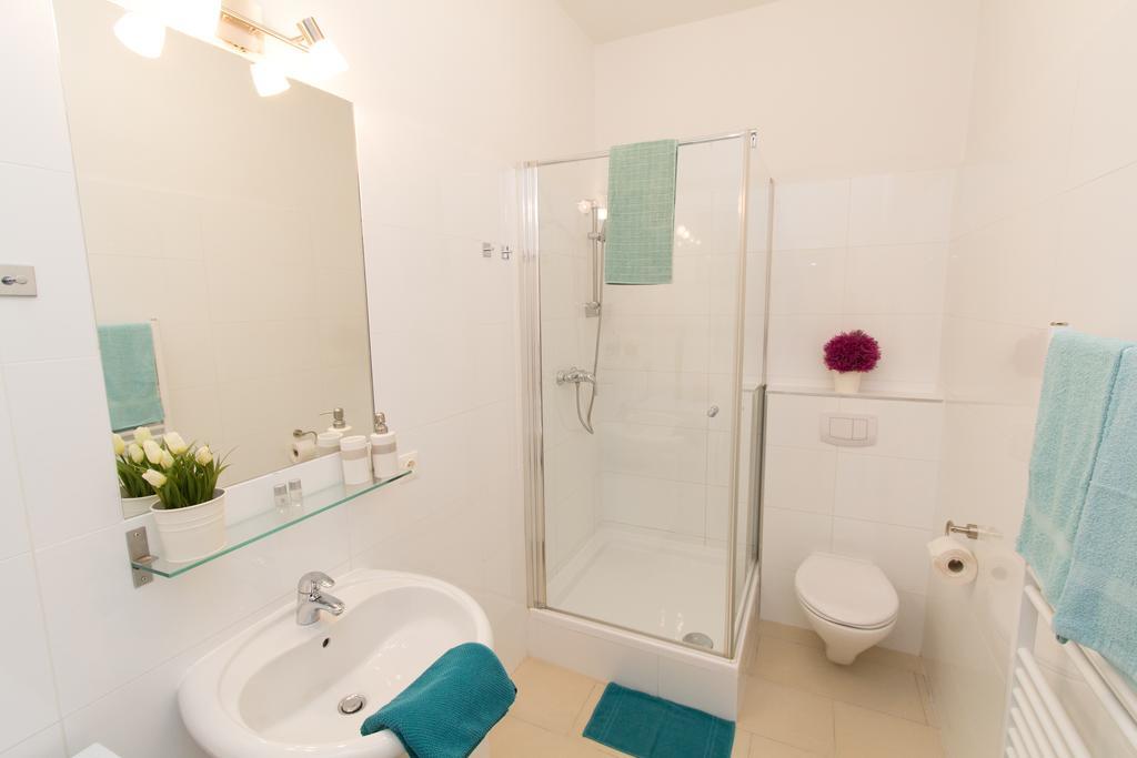 Checkvienna - Lassallestrasse Apartment