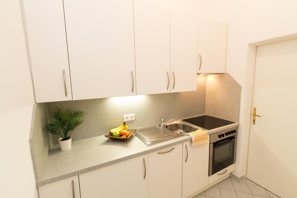 Checkvienna - Lassallestrasse Apartment