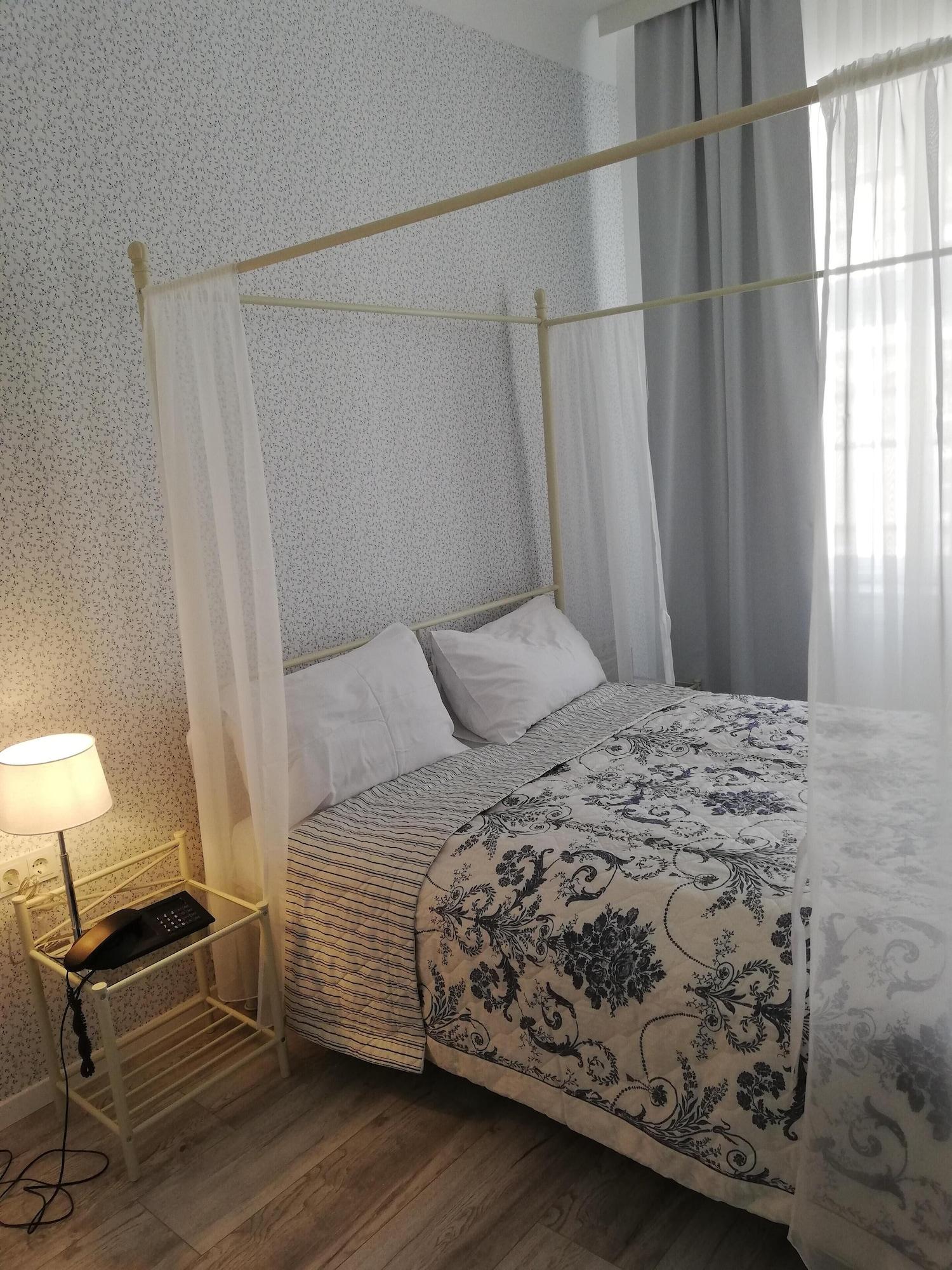 Boutique Kugel Hotel 3*