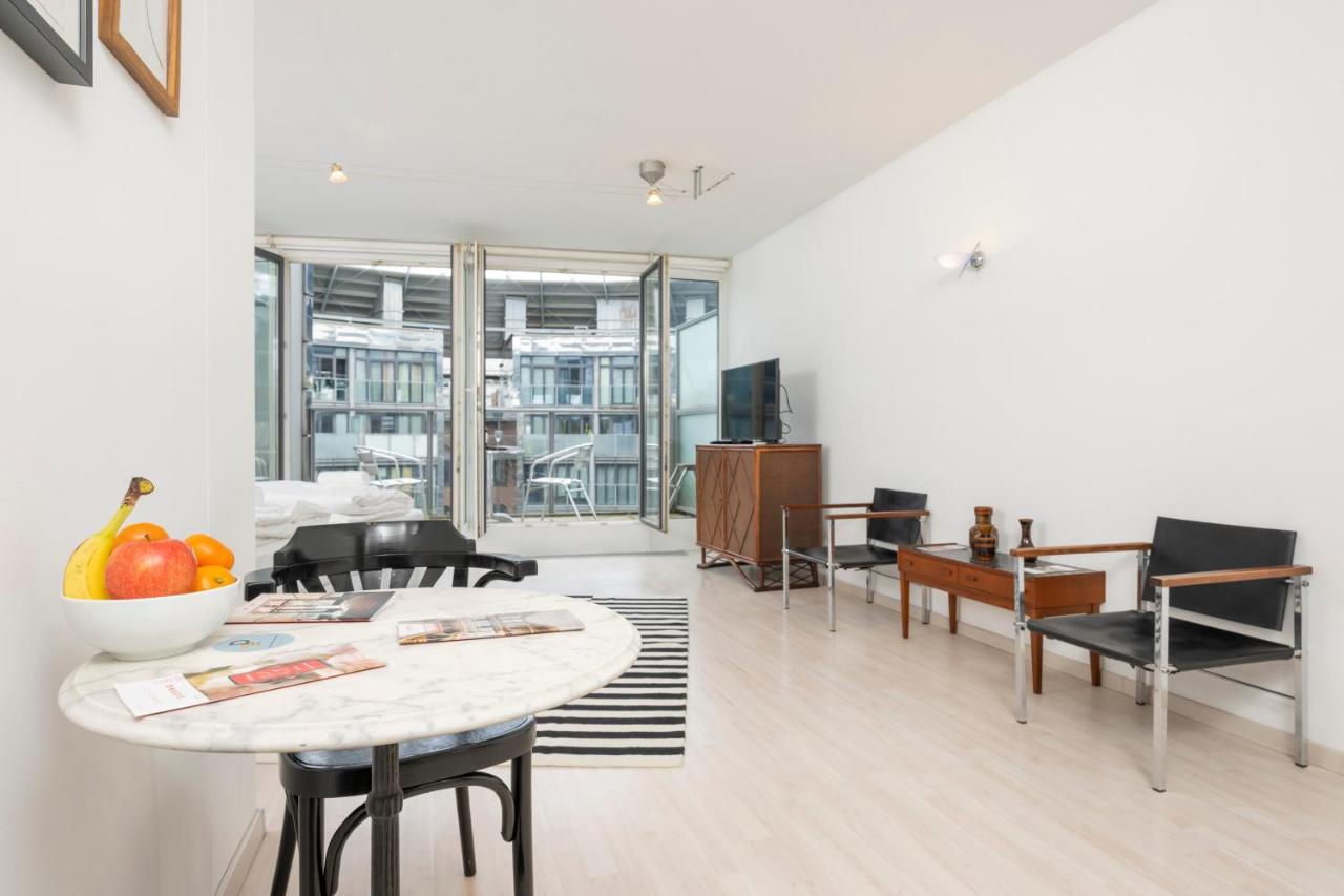 Urban Studio Gasometer By Ichbucheat Apartment *
