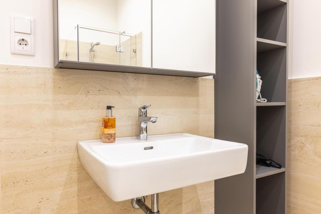 Spacious 2 Bedroom Nearby Center Apartamento *