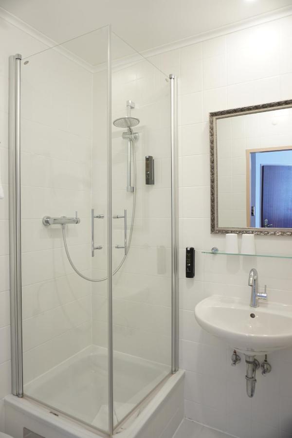 Lumes - Self Check In Guest house Vienna