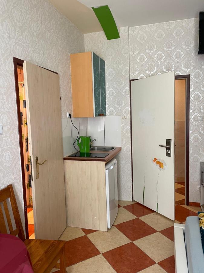 Viktoria Hostel *