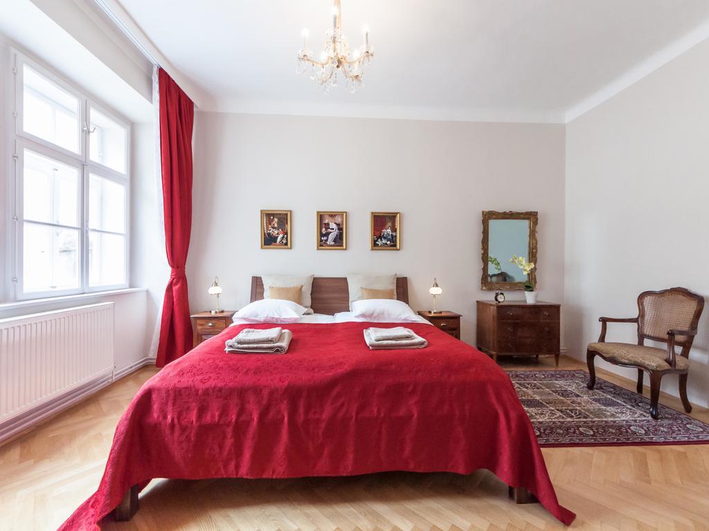 Elegant Apartment