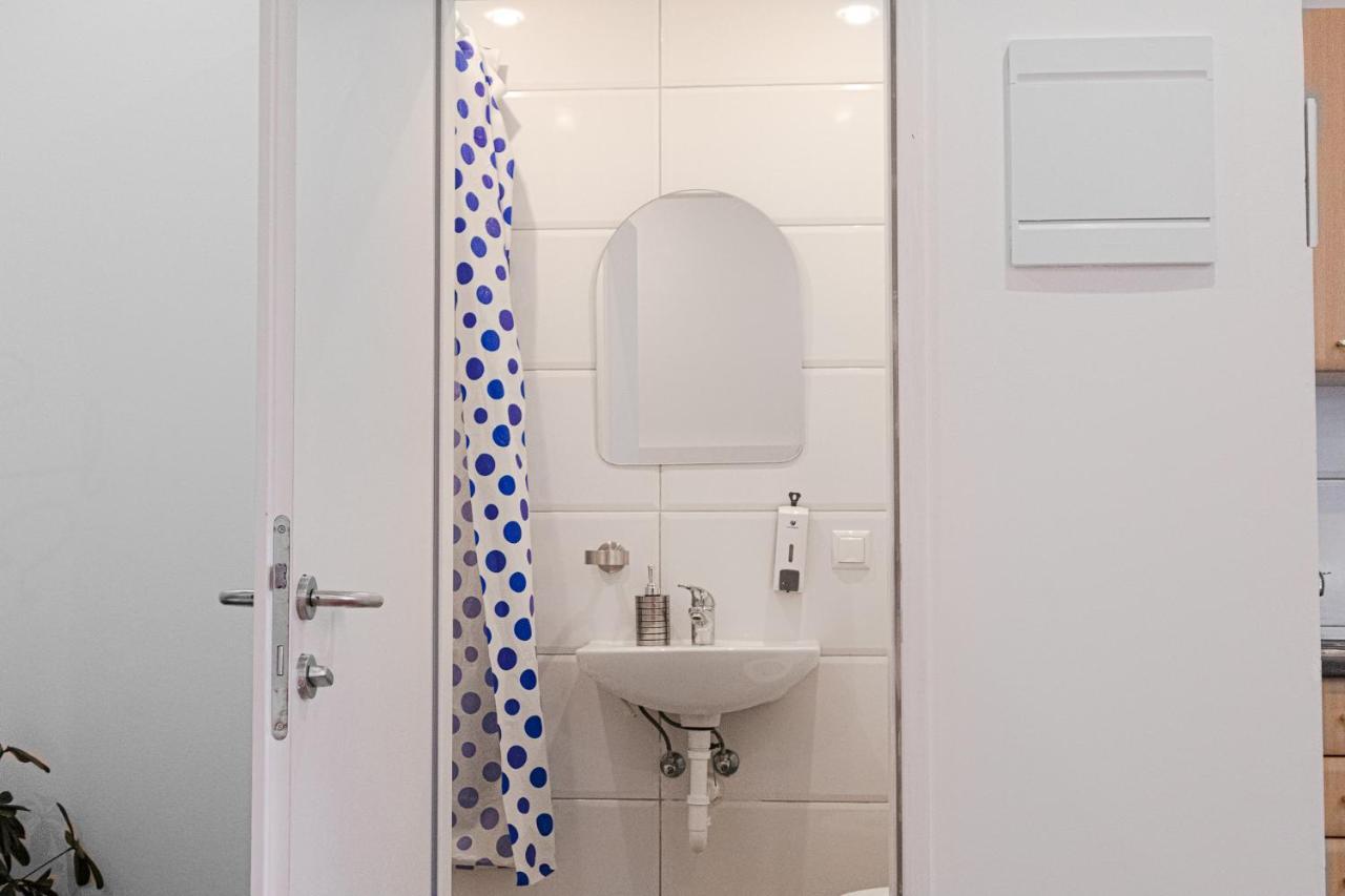 Apartment King - 10 Mins Walk From Downtown *