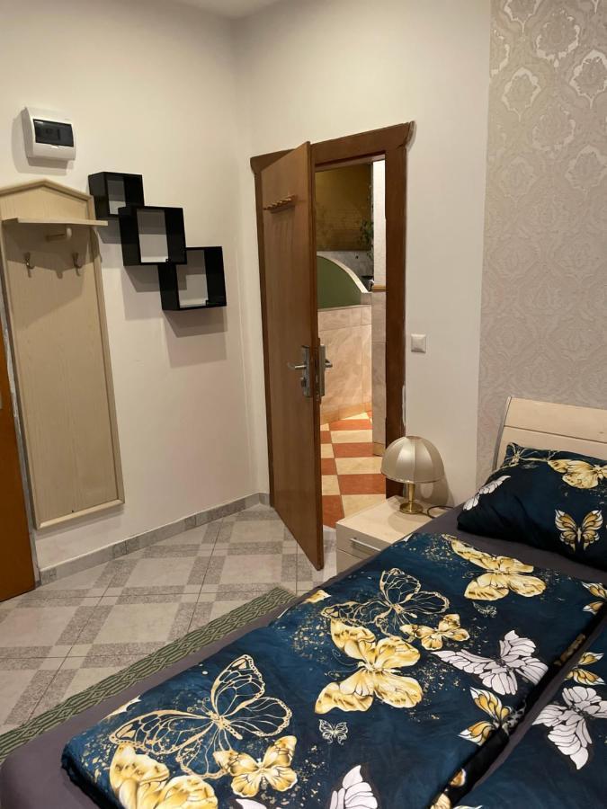 Hostel Viktoria *