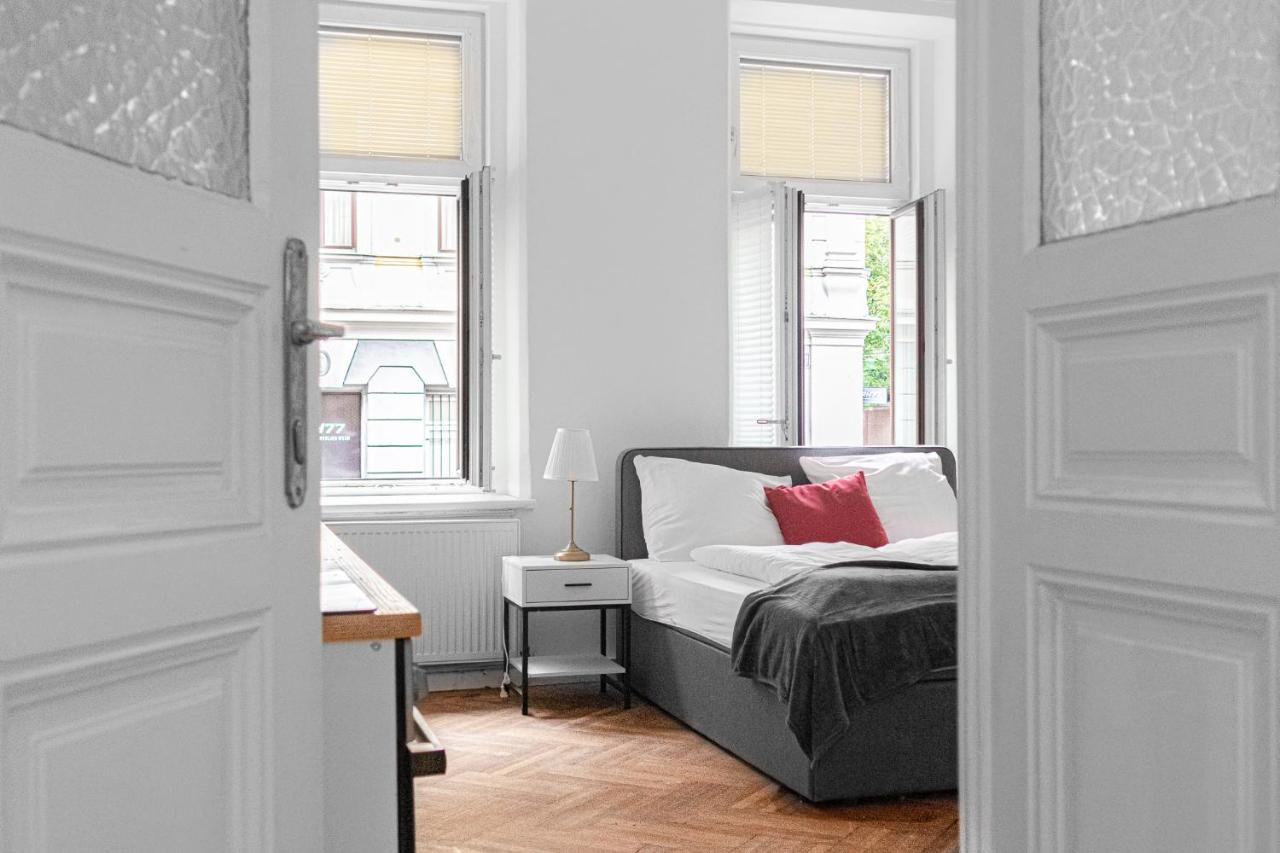 Classy 2br Apt. W/ Exclusive Location Near Akh *