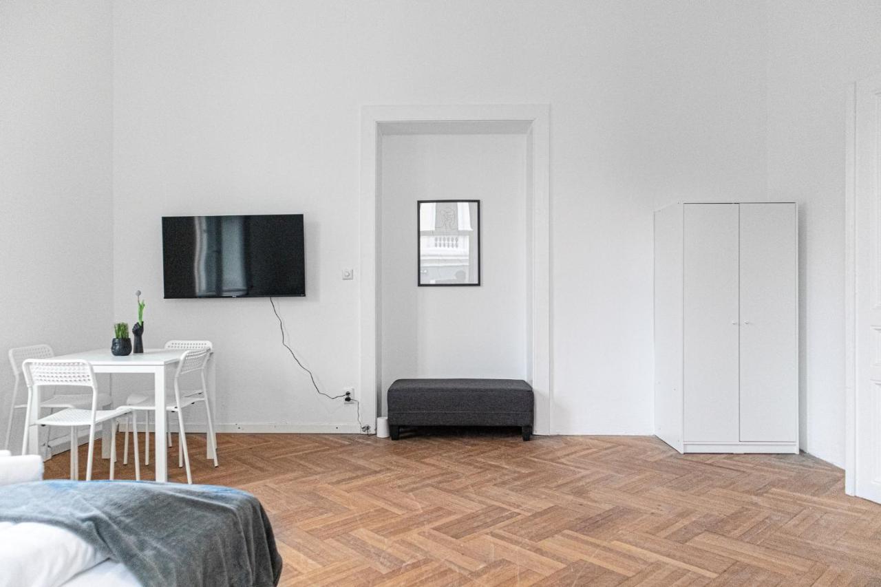 Classy 2br Apt. W/ Exclusive Location Near Akh Vienna