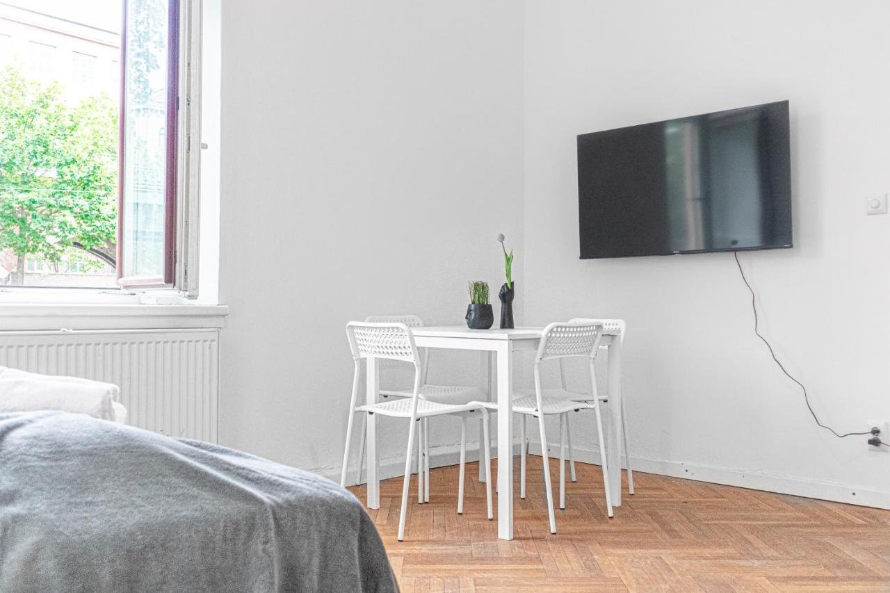 Classy 2br Apt. W/ Exclusive Location Near Akh Vienna