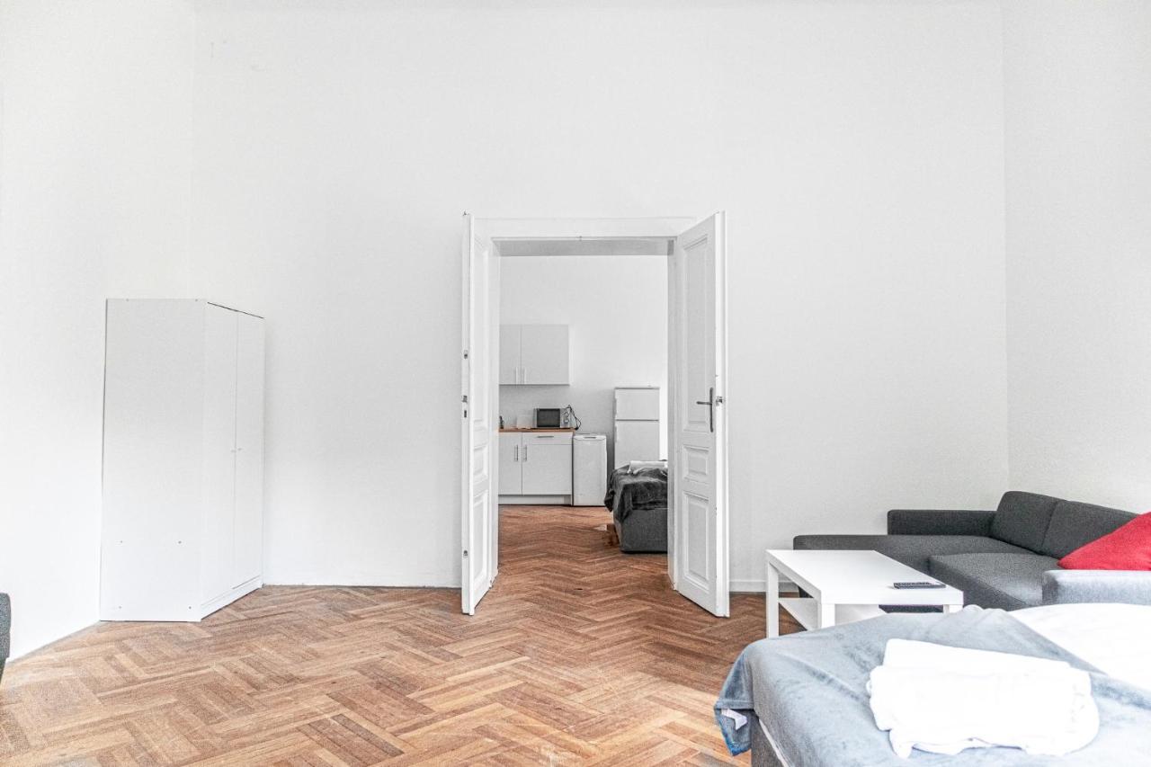 Classy 2br Apt. W/ Exclusive Location Near Akh * Vienna