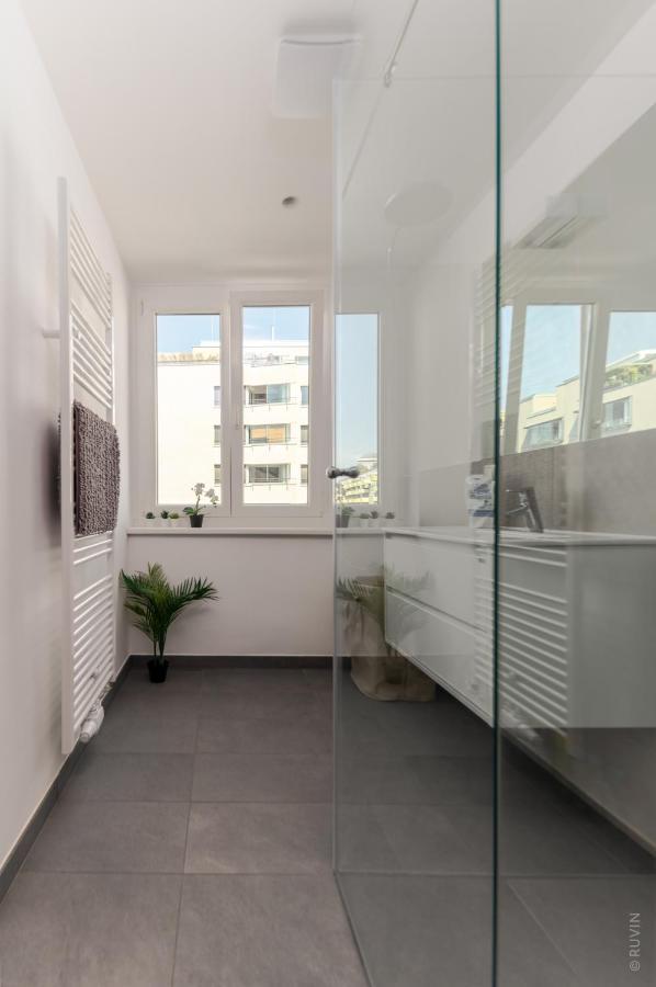 Apartment King Bed Home, 3 Bed Rooms, Perfect For Long Term