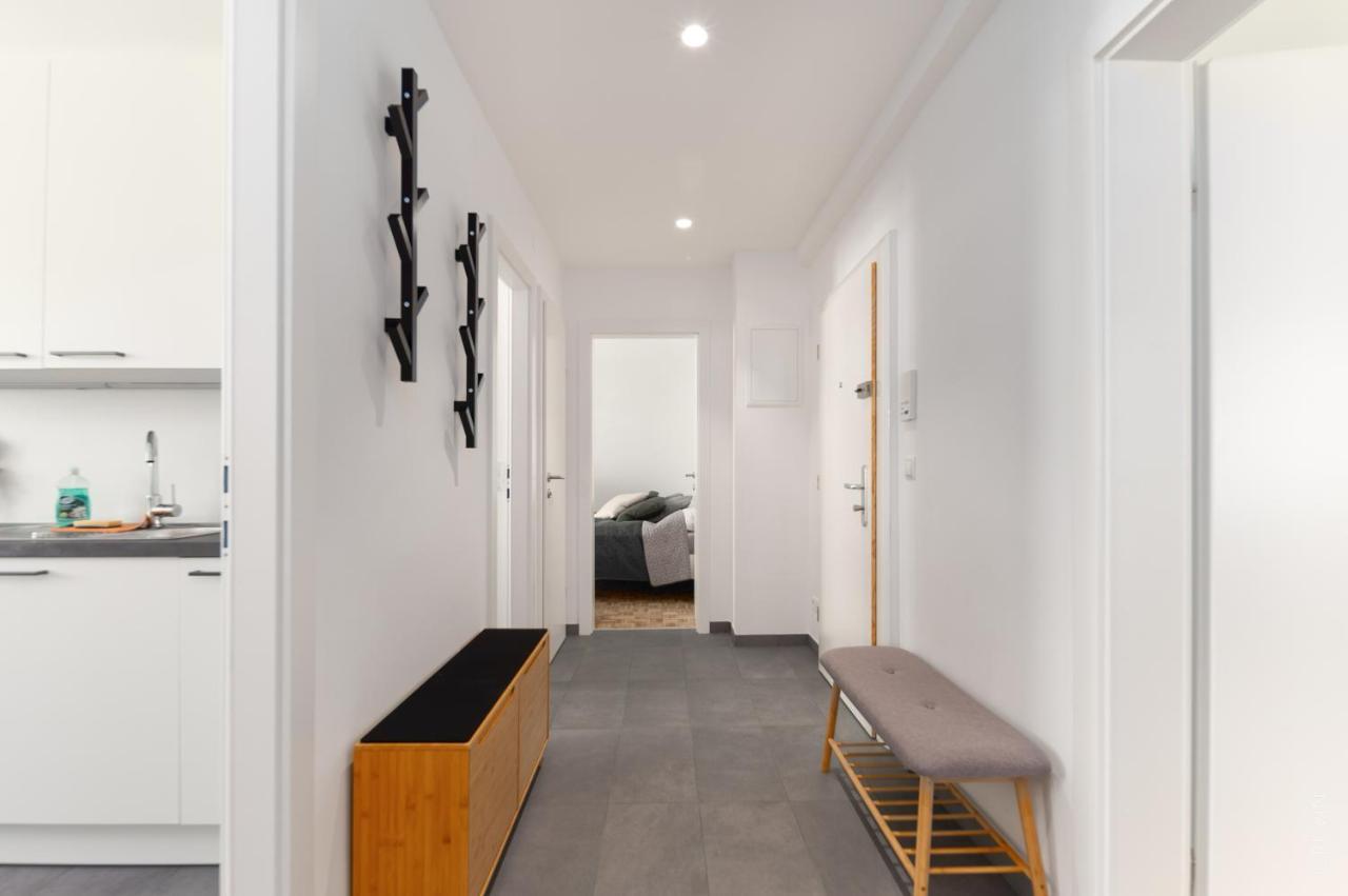 King Bed Home, 3 Bed Rooms, Perfect For Long Term Apartment Vienna