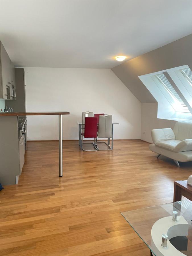 Rooftop 2 Homestay Vienna