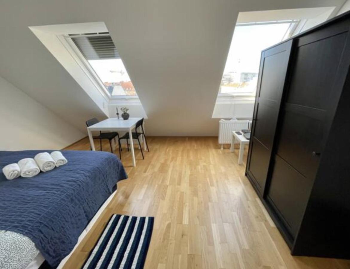 Eca Rooftop Live - Private & Serviced Homestay