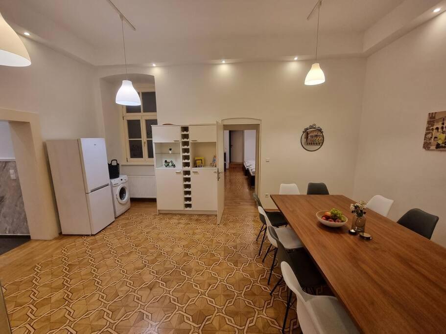 Apartment Sissi Royal - Inner 4 Bedroom Vienna