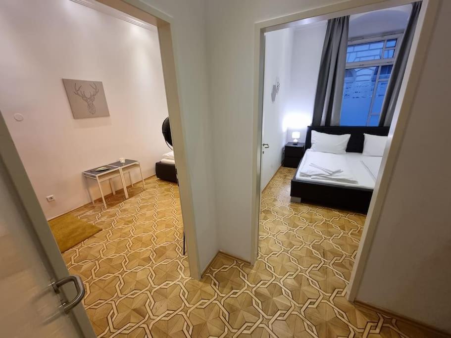 Sissi Royal - Inner 4 Bedroom Apartment *