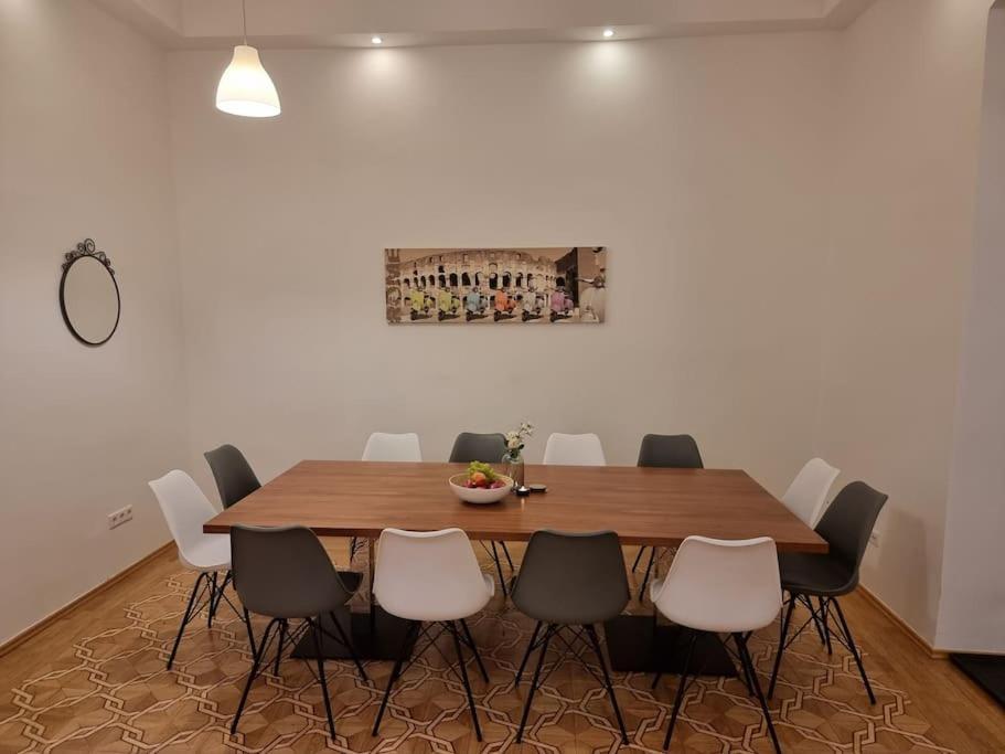 Sissi Royal - Inner 4 Bedroom Apartment