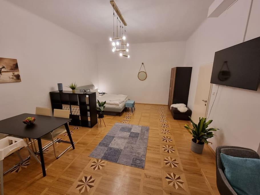 Apartment Sissi Royal - Inner 4 Bedroom