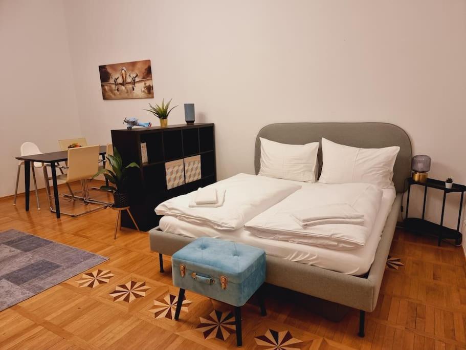 Sissi Royal - Inner 4 Bedroom Apartment Vienna